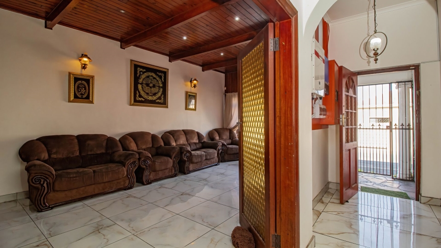 4 Bedroom Property for Sale in Wynberg Western Cape